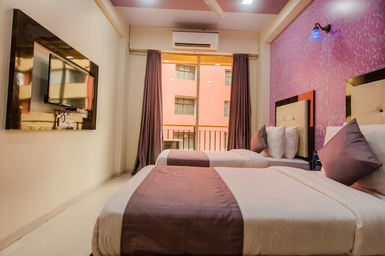 Oyo 9326 Om Sai Residency Hotel Bombay Eksteriør billede